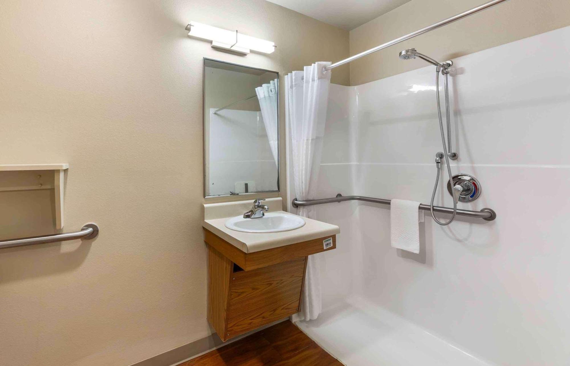 Extended Stay America Select Suites - Akron - South Portage Lakes Bagian luar foto
